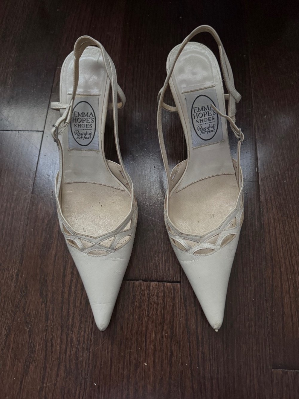 White Emma Hope’s heel